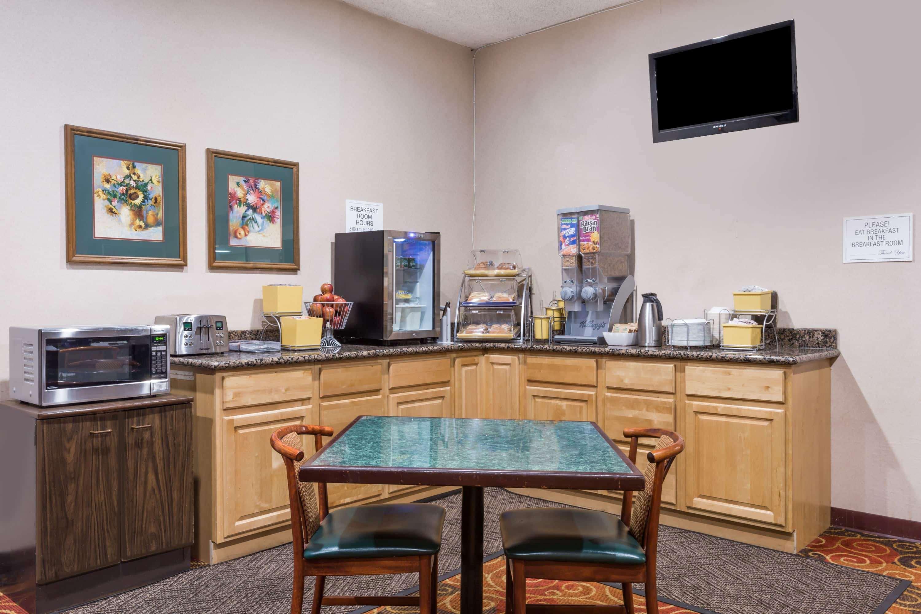 Days Inn By Wyndham Novato/San Francisco Buitenkant foto