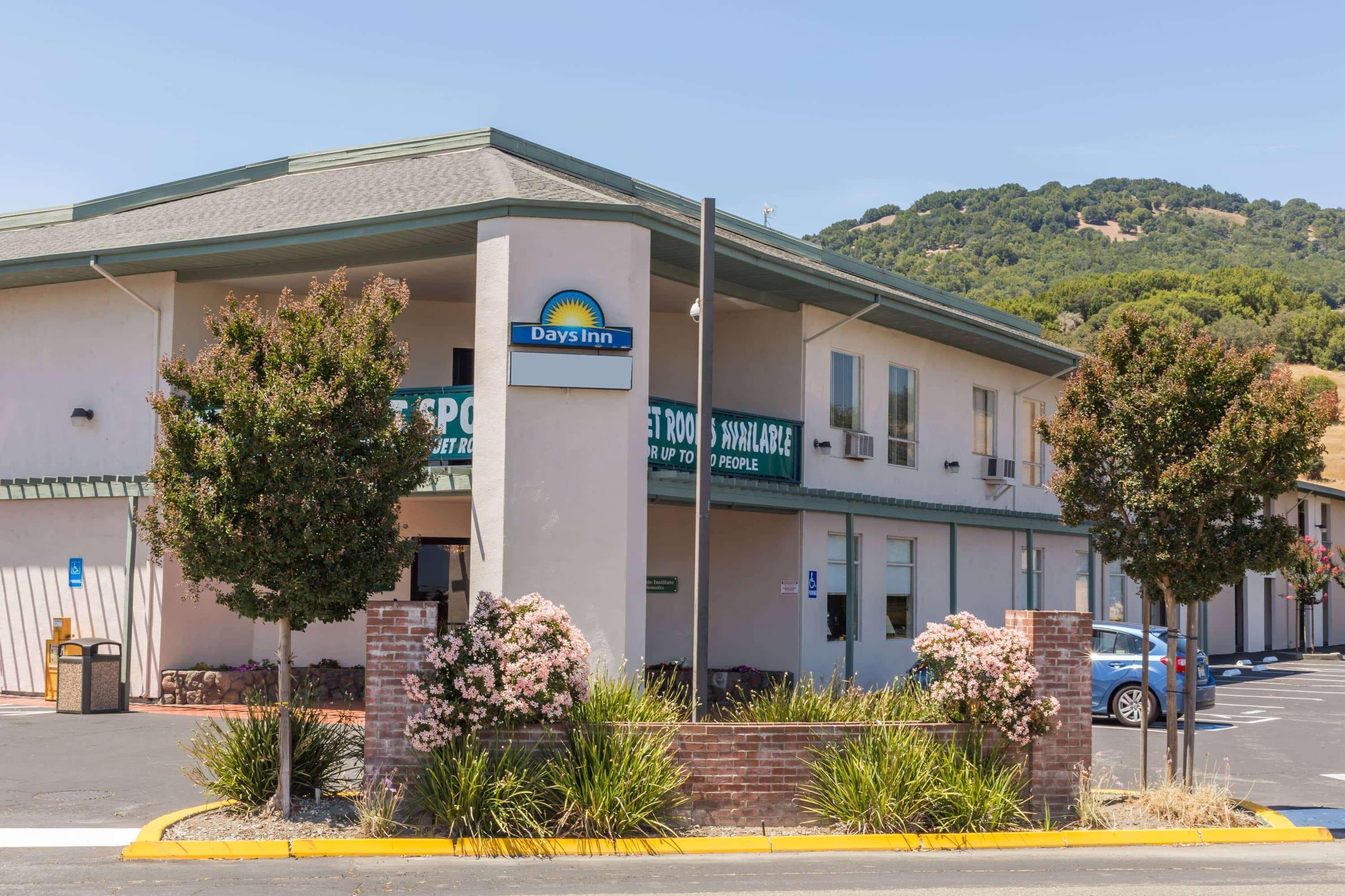 Days Inn By Wyndham Novato/San Francisco Buitenkant foto