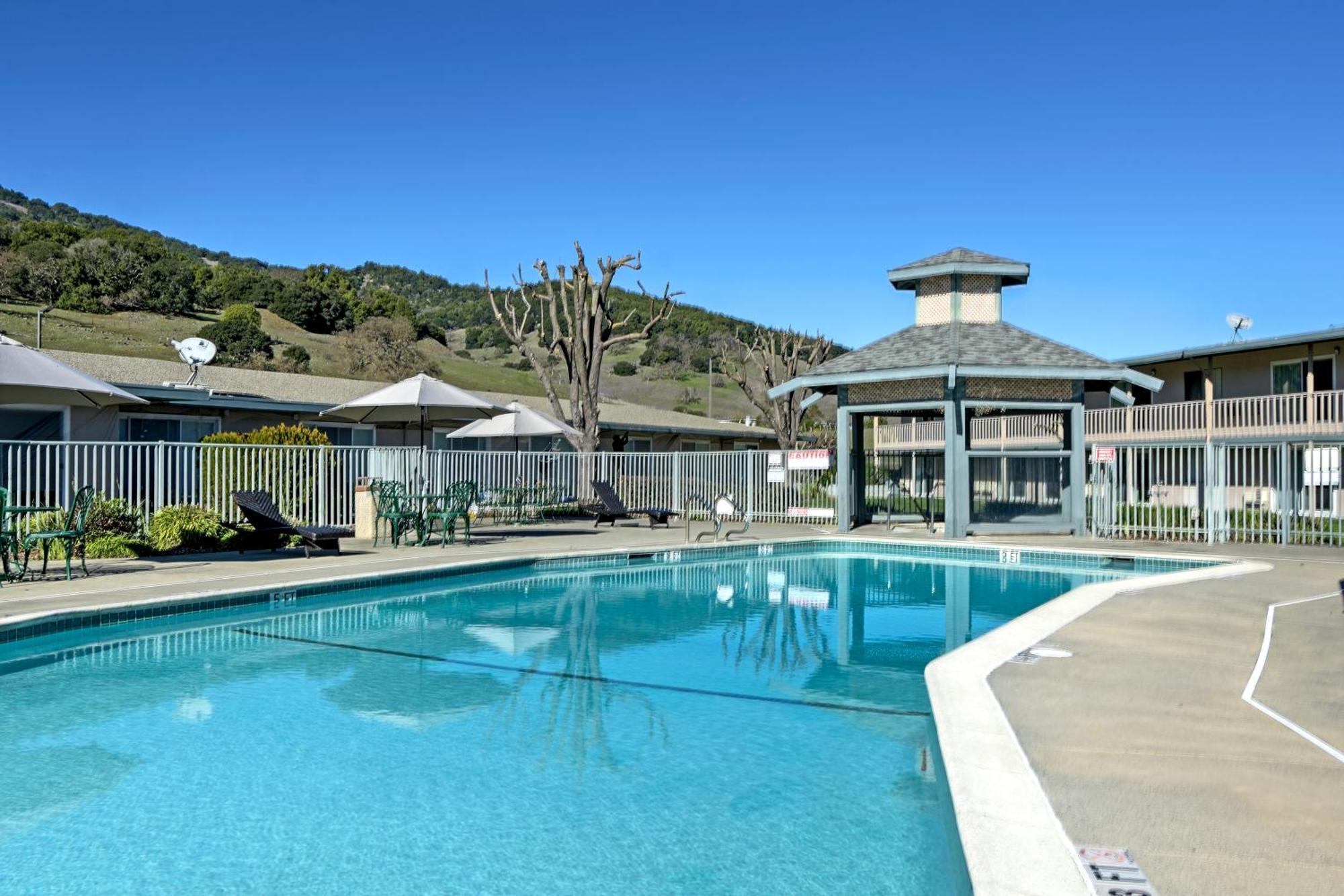 Days Inn By Wyndham Novato/San Francisco Buitenkant foto