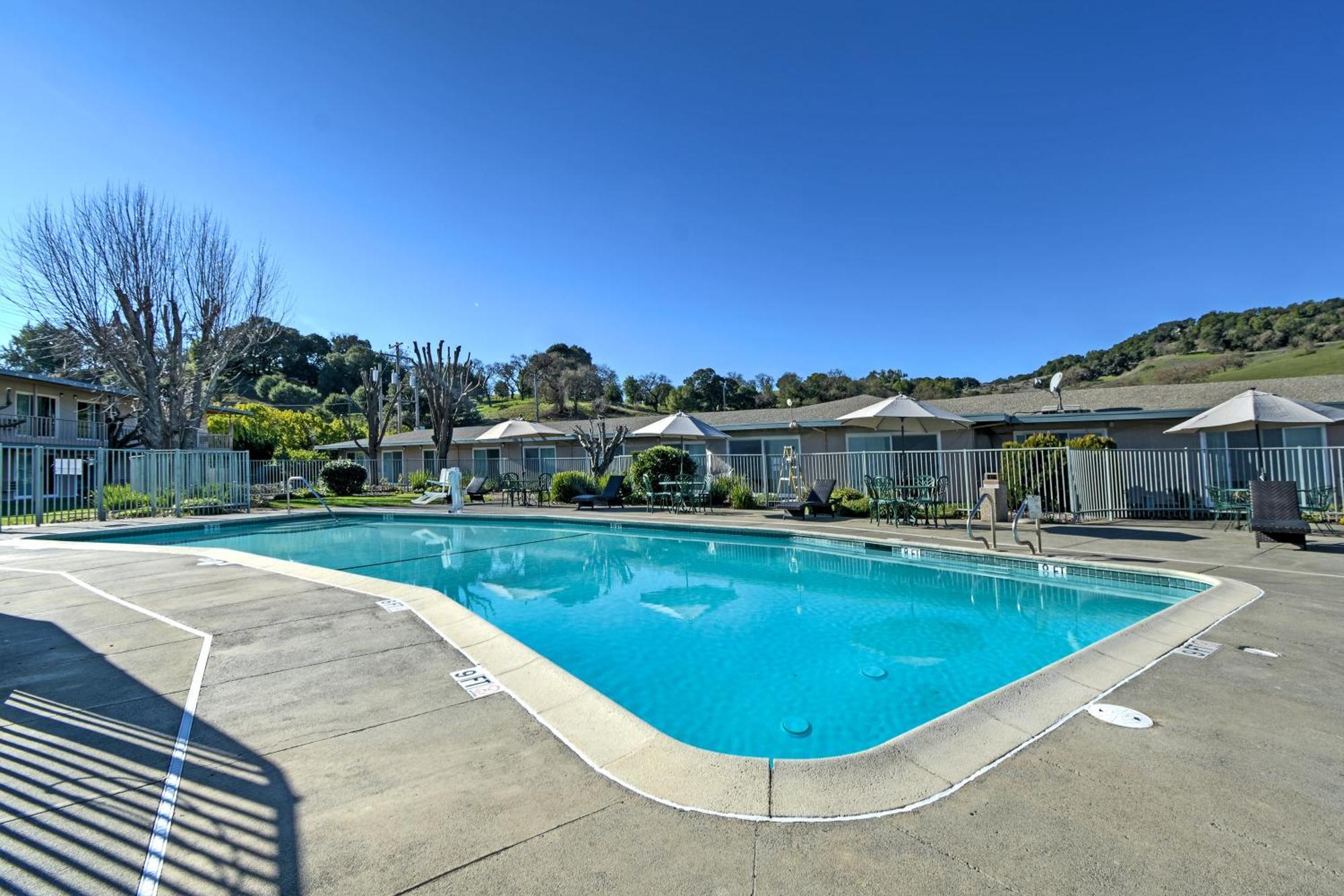 Days Inn By Wyndham Novato/San Francisco Buitenkant foto