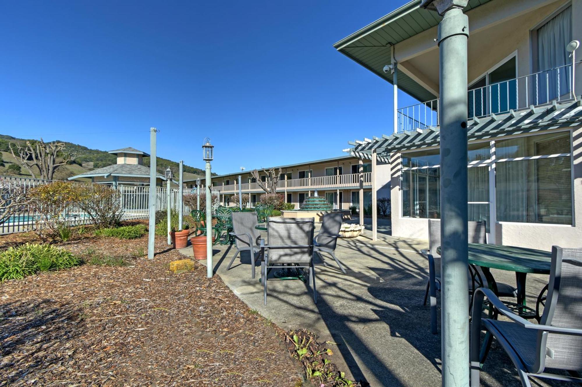 Days Inn By Wyndham Novato/San Francisco Buitenkant foto