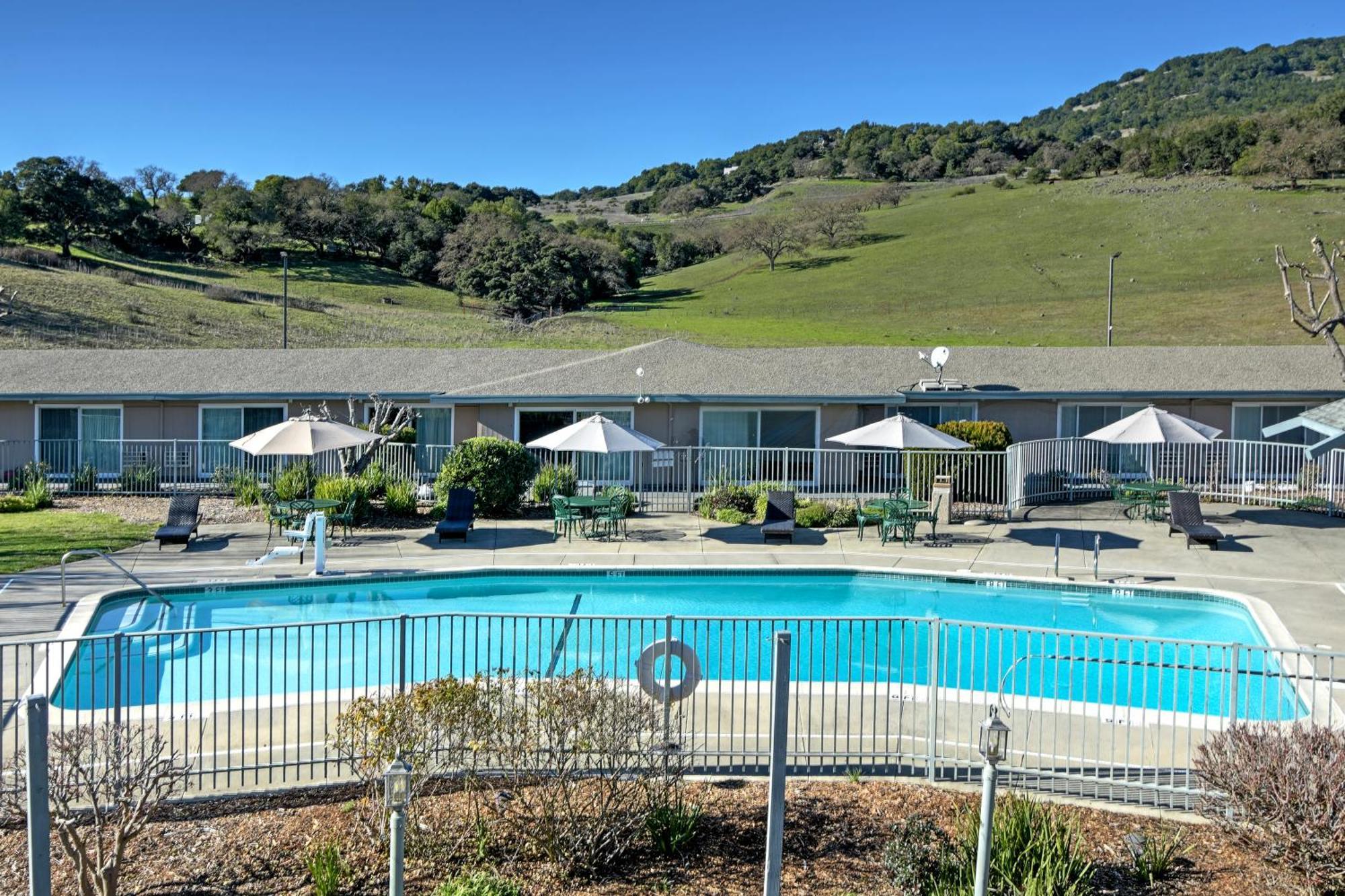 Days Inn By Wyndham Novato/San Francisco Buitenkant foto
